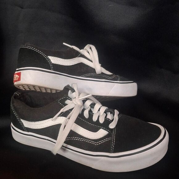 Vans Shoes - OLD SKOOL black and white vans